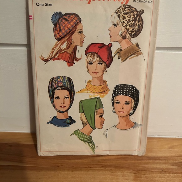 Vintage 1960’s Simplicity 7326 Beret or Pillbox style hats - uncut pattern - Picture 4 of 8